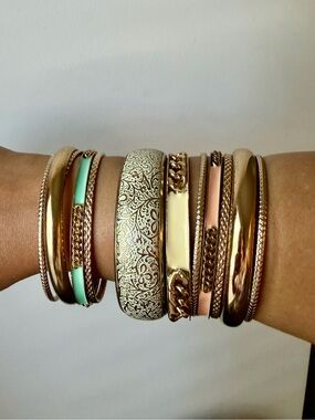 12 piece pastel and gold color bangle set